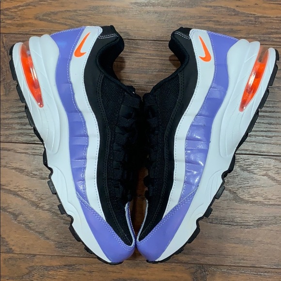 • NIKE AIR MAX ‘95 LE WMNS Black/Total Orange - Picture 2 of 16